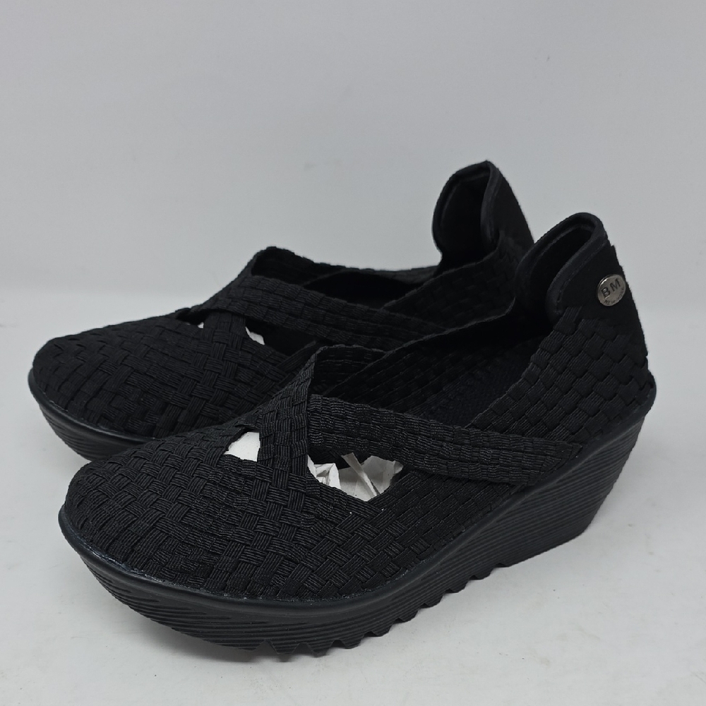 bernie mev. Cleopatra Black Woven Women's  Wedges